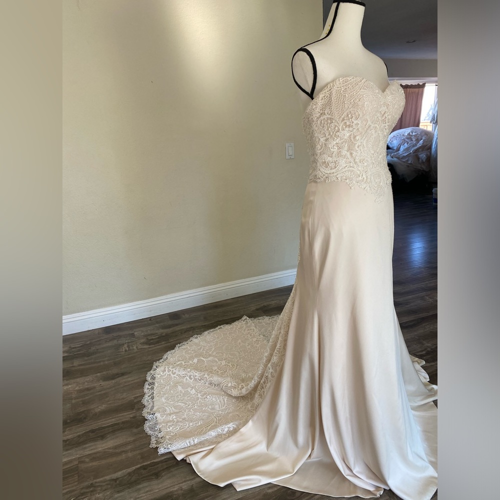 Strapless fit and flare, semi cathedral train style Affection BL221 women’s 8 S